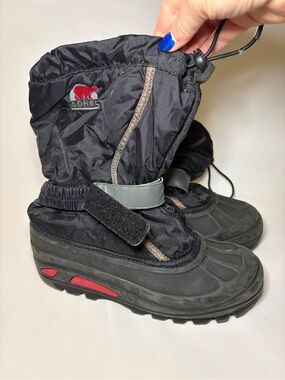 Sorel Flurry KIDS Snow Boots Size 7 Black Red Waterproof Insulated